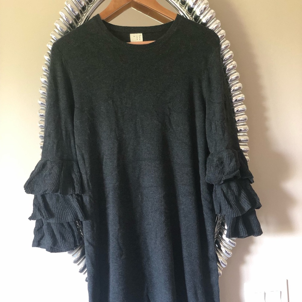 Grey dress with sassy sleeves